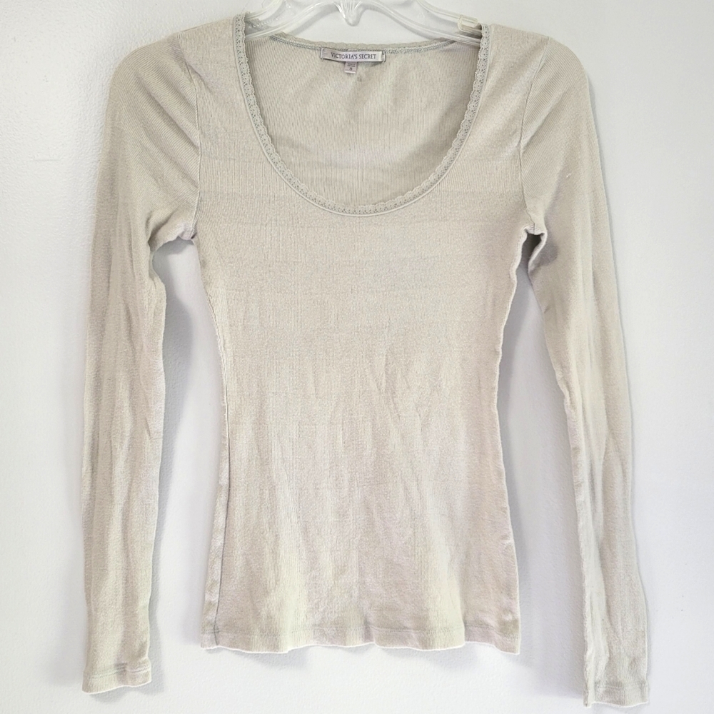 Victoria's Secret Lightweight Long Sleeve Striped Gray Pajama Top Size Small
